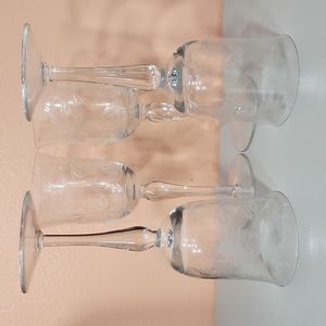 Vintage Crystal Raised Exterior Floral Detail Set of 4 Goblets